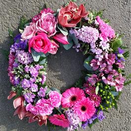 Clustered Wreath
